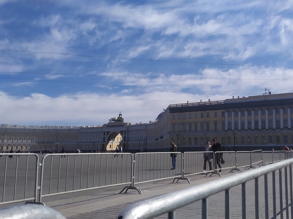 В Петербурге в воскресенье из-за репетиции парада ВМФ с утра и до обеда закроют набережные и мосты