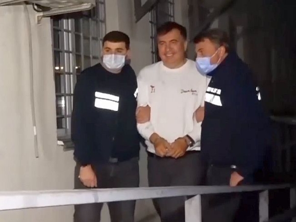 При продолжении потери веса начнутся необратимые процессы: врач заявил о критическом состоянии Саакашвили