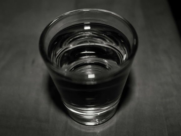 В Тюмени девять человек насмерть отравились метиловым спиртом, который продавался под видом водки «Родники Сибири»