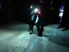 В Уфе дети уже 20 лет ходят в школу с фонариками мимо кладбища и гаражей (видео)