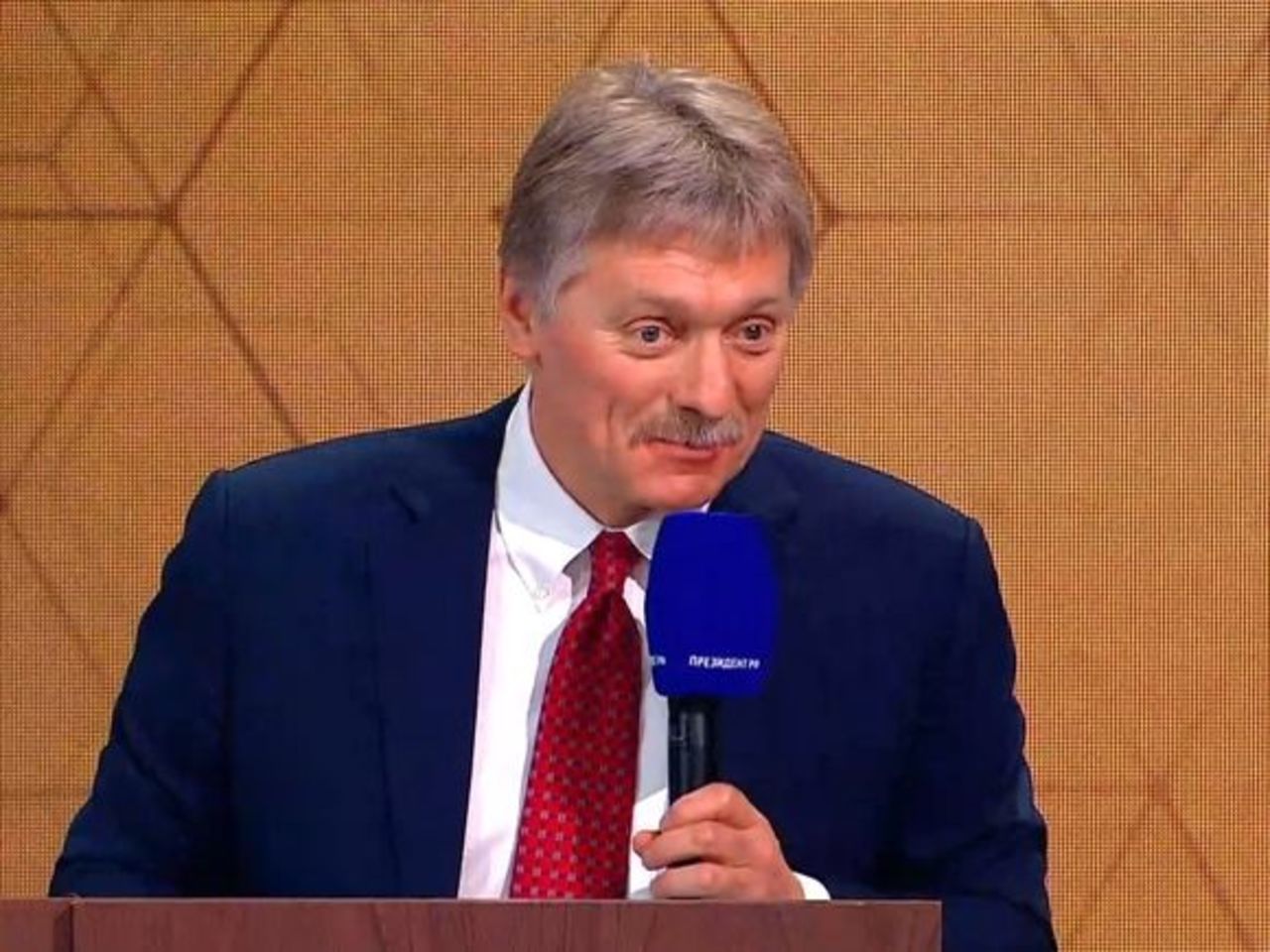 Песков газ. Песков пресс конференция. Песков на конференции. Дмитрий Песков в Петербурге.