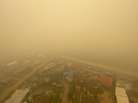 Екатеринбург и Пермский край накрыло смогом из-за природных пожаров