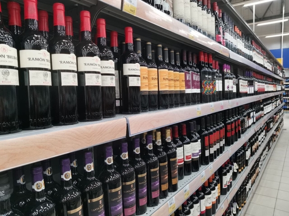 В РФ предложили запретить в магазинах уведомлять о времени продажи алкоголя