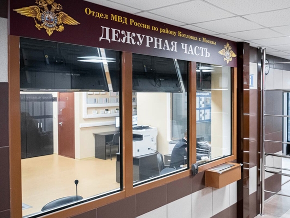 В «Гнесинке» у мужчины украли аккордеон почти за миллион рублей