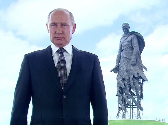 Президента России показали по ТВ с необычного ракурса.