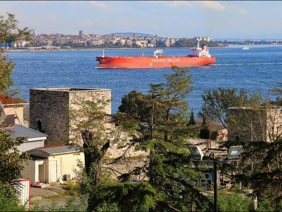 Танкер на Босфоре