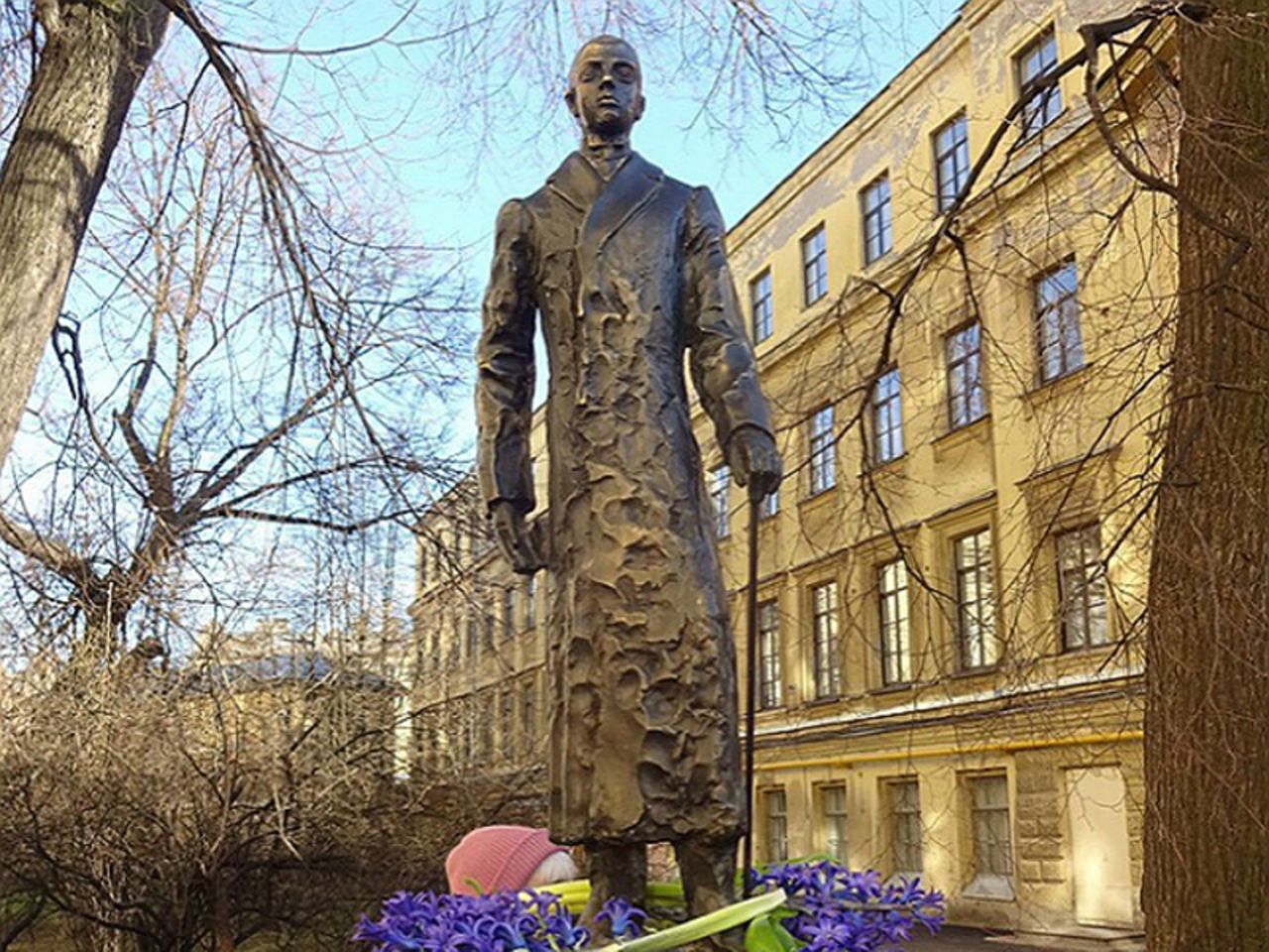 памятник ахматовой в санкт петербурге