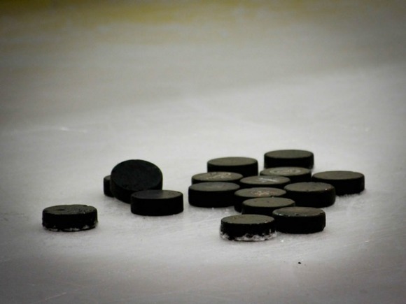 Юный хоккеист из школы СКА умер после удара шайбы в грудь