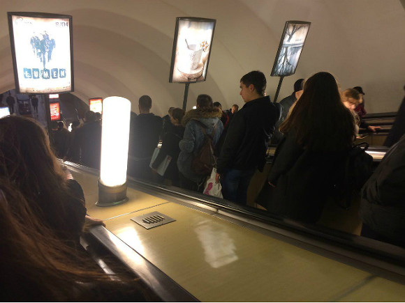 В Петербурге из-за сломавшегося светофора произошел затор в метро