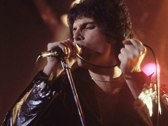Стало известно оригинальное название хита группы Queen Bohemian Rhapsody