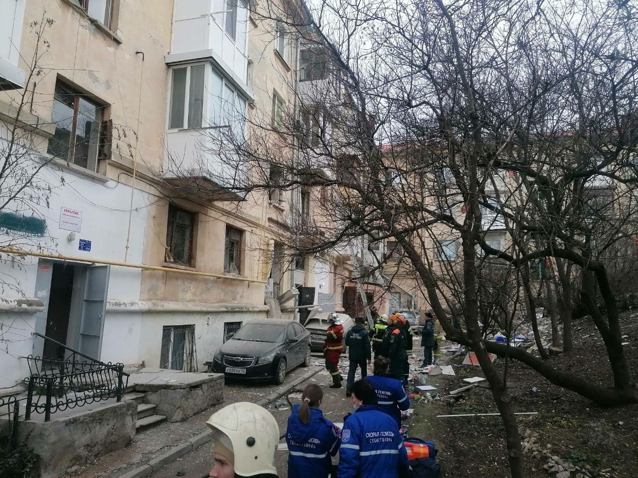 Взрыв газового баллона произошел в одном из домов Севастополя (фото)