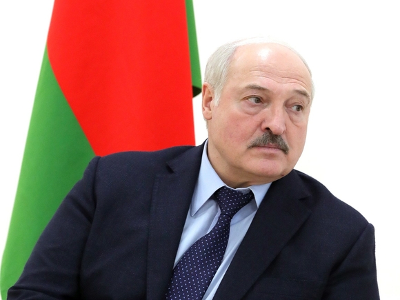 Лукашенко заявил о «непростой обстановке» у границ Белоруссии