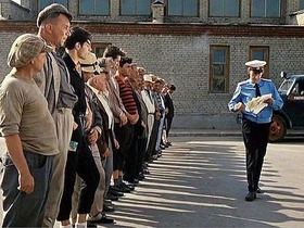 Стоп-кадр видео Фильм «Операция „Ы“ и другие приключения Шурика», режиссер Леонид Гайдай